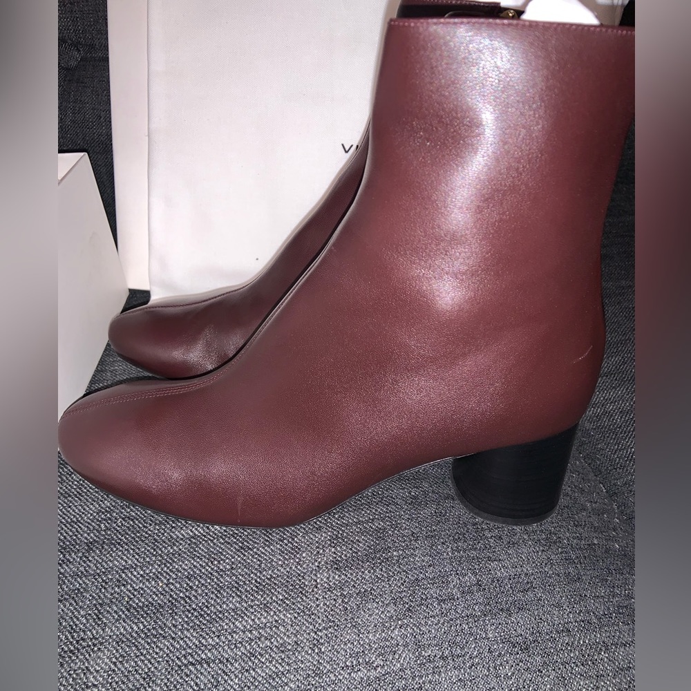 BNIB VINCE BOOTS SIZE 10